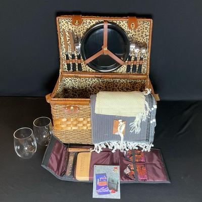 Picnic Basket And Accessories 