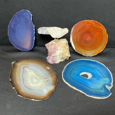 Stone Coasters And Amethyst Bird Statue 