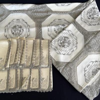 Vintage Linens- Tablecloth & Napkins