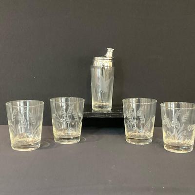 Vintage Duck Cocktails 