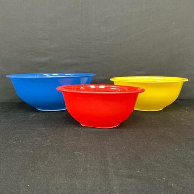 Set Of 3 Pyrex Glass Bowls 