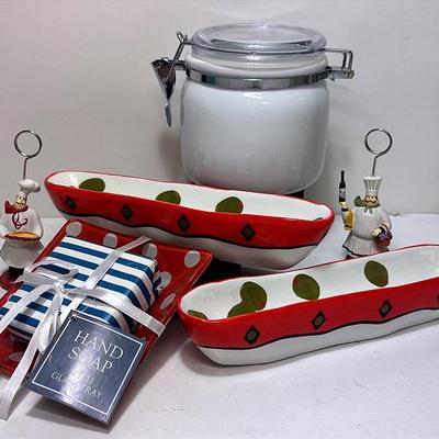 “Home Accents” Kitchen Decor Gift Assortment  