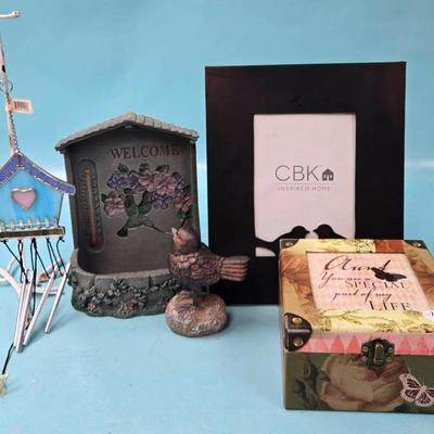 Bird Decorations "Grasslands Road" and More
