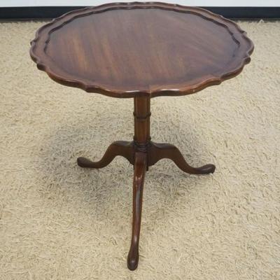 1228	DREXEL HERITAGE MAHOGANY PIE CRUST TABLE, APPROXIMATELY 24 IN X 25 IN H
