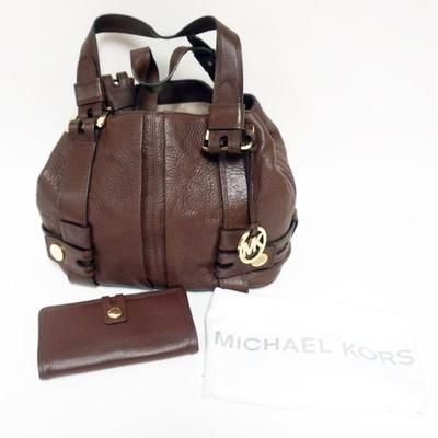 1156	MICHAEL KORS BROWN LEATHER SATCHEL WITH MATCHING WALLET AND DUST BAG, APPROXIMATELY 10 IN X 16 IN
