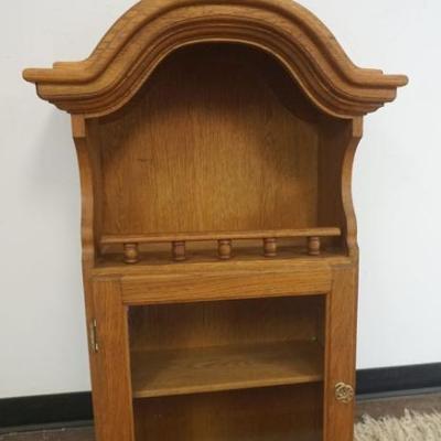1261	OAK HANGING CUPBOARD WITH 1 DOOR AND OPEN ARCHED TOP WITH GALLERY, APPROXIMATELY 22 IN X 11 IN X 44 IN H
