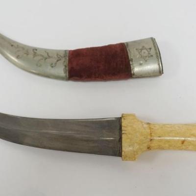 1047	BONE HANDLED DAGGER W/SHEATH, APPROXIMATELY 15 IN LONG
