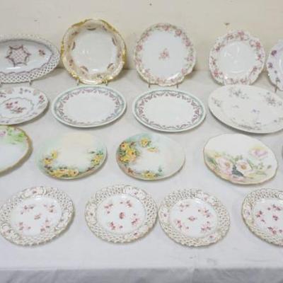 1026	LARGE GROUP OF ASSORTED DECORATIVE CHINA
