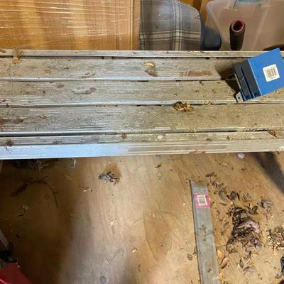 Short ladder bench 