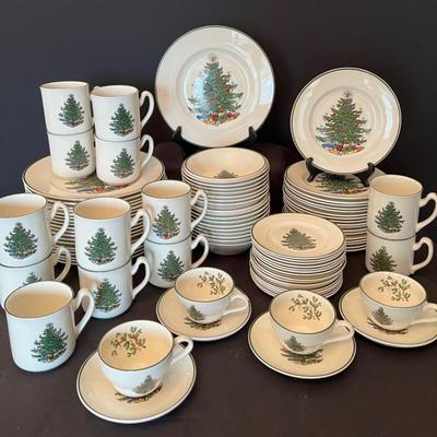 Cuthberson christmas dinnerware