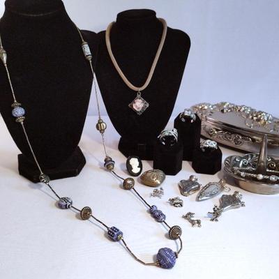 Lovely Jewelry For The Romance Fan