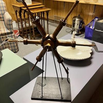 Antique yarn spinner