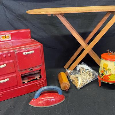 Doll’s Washing Machine, Ironing Board & Stove 