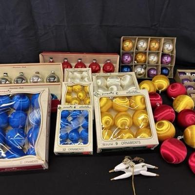 Christmas Tree Decor Mixed Vintage Lot