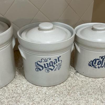 Pfaltzgraph Yorktowne Canister Set With Lids