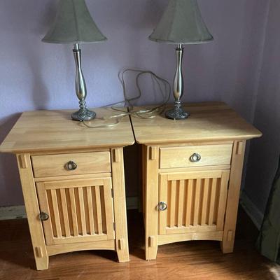 American Signature Bedside Tables And Lamps