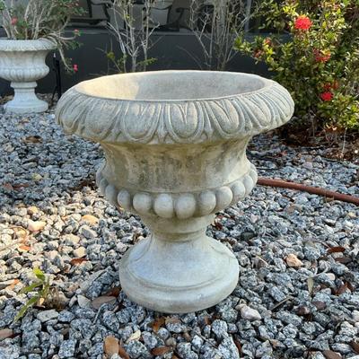 Concert Pedestal Planter