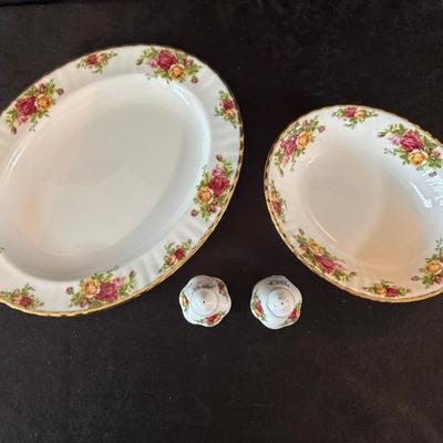 Old Country Roses Serving