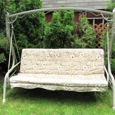 Garden Swing.jpg