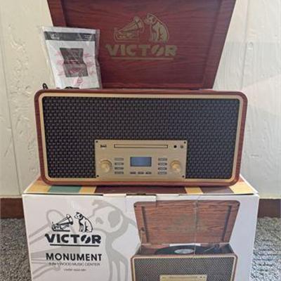 Victor Monument 8-In-1 Music Center .jpg