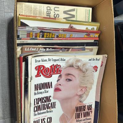 Mystery Lot Of Rolling Stone Magazines, Seventeen Magazines And Newspapers