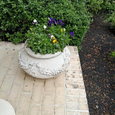 Neo classical concrete planters