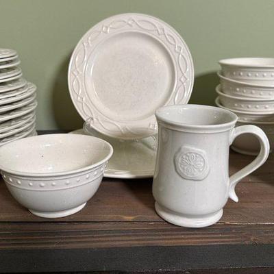 Williamsburg Levingston Collection Dishes 