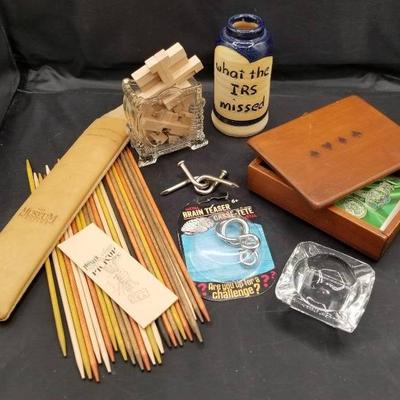 (MDR3069) Game Night Essentials 