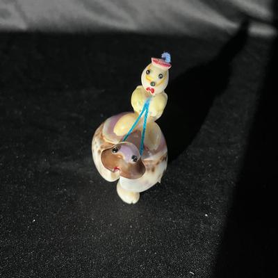 (S412) Vintage Handmade Seashell Turtles
