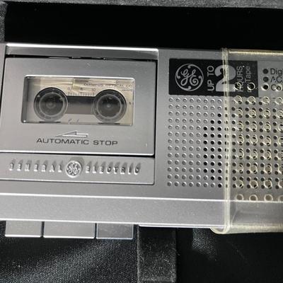 (S421) Vintage General Electric Micro Cassette Recorder with Case