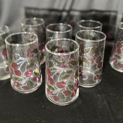 (S424) Vintage WM Janeri Cherry Design Glassware