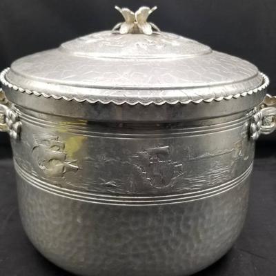(MDR3082) Vintage Forman 4 Family hammered aluminum covered ice bucket,