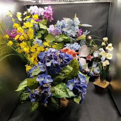 (MDR4003) Silk Flowers In Vases
