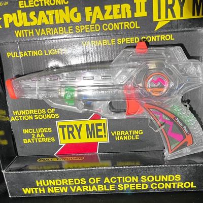 (S458) Vintage Royal Condor Electronic Pulsating Fazer II Toy Gun