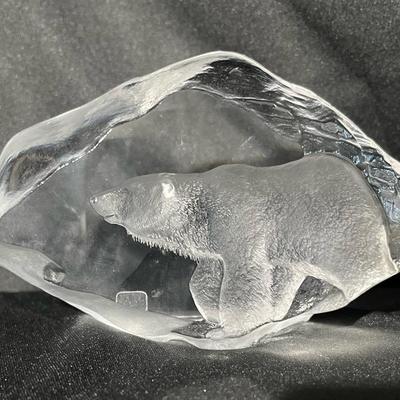 (S401) Vintage Mats Jonasson Crystal Glass Paperweight Polar Bear