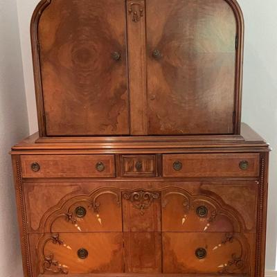 MIDWEST FURNITURE & CHAIR CO Vintage Dresser