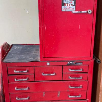 MAC TOOLS Rolling Tool Chest With Assorted Tools