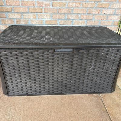 Suncast Large Plastic Deck Box