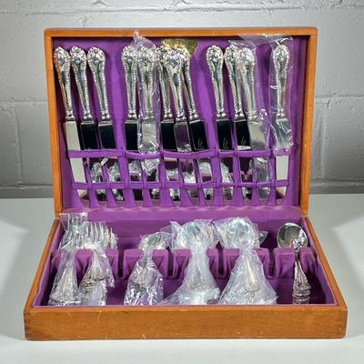 SHEFFIELD SILVER PLATE FLATWARE | Including: 12 knives, 7 dinner forks, 8 dessert forks, 6 teaspoons, and 18 soup spoons - h. 2.75 x w....