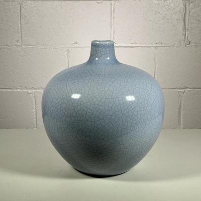 Vase | Large crackled vase with small opening. Gray toned. - h. 14 x w. 12 in
