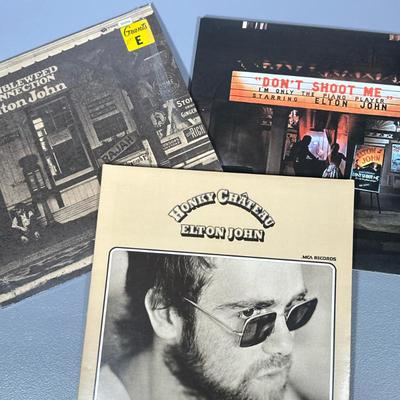 (3pc) Elton John Vinyl Albums | Including tumbleweed connection mca3014 in shrink Honky chateau mca2017 Don’t shoot me mca2100.
