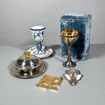 (5pc) MIXED JUDAICA | Including: Rosenthal Silverplate “Tree of Life” kiddish cup, The Jacob Rosenthal Judaica Collection ceramic kiddish...