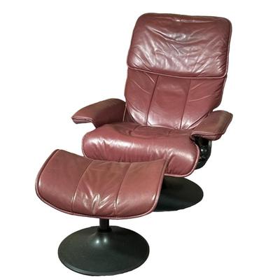 VINTAGE J.E. EKORNES 'STRESSLESS' RECLINING ARMCHAIR, NORWAY | Brown leather reclining armchair with matching ottoman, great...