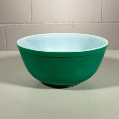 Vintage Pyrex Bowl | Green glass ovenware bowl. Dimensions: h. 4 x dia. 8.5 in
