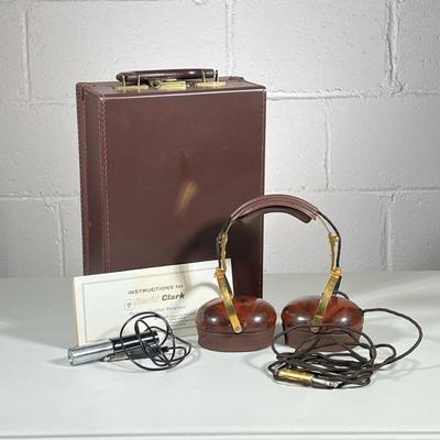(1pc) Vintage David Clark Earphones | In original case - h. 6 x w. 9 x l. 12 mm
