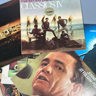 (6pc) Various Vinyl Albums Johnny Cash | Johnny cash San Quentin cs9827 Folsom prison cs9639 Mamas and papas LP 12407 Steppenwolf gold...