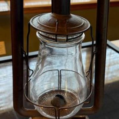 CT Ham Mfg Co. Lantern w/original globe