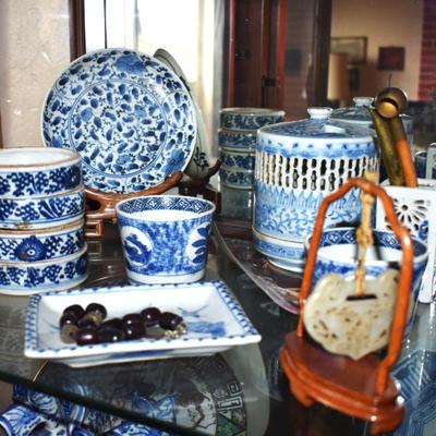 Porcelain incense burner 