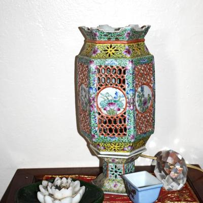 Porcelain Chinese lamp famille rose
