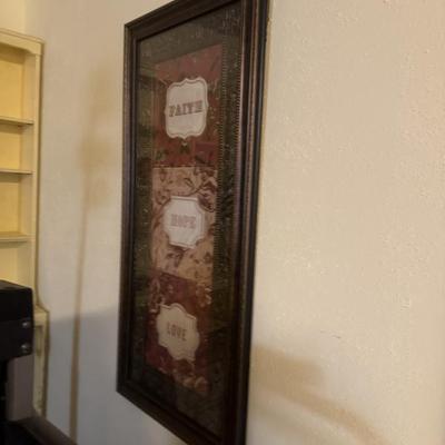 Sale Photo Thumbnail #12: Decor and collectibles 